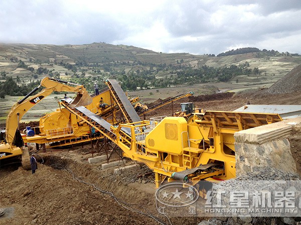 占地小、靈活轉場的輪胎式移動破碎車