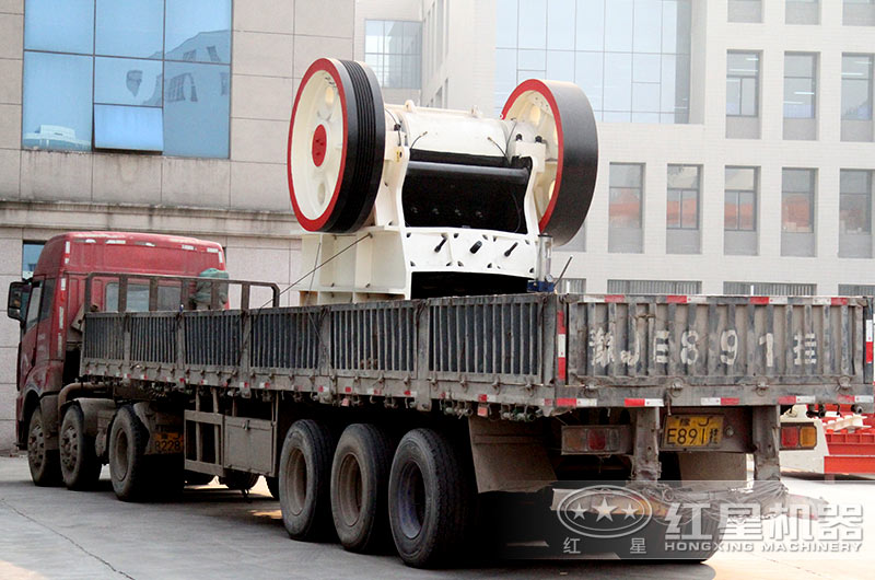 石子廠生產(chǎn)線設備裝車發(fā)貨