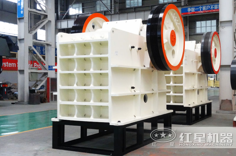 鄂式破碎機時產1-2200t/h，進料125-1200mm