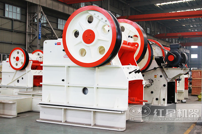 鄂式破碎機，礦山粗碎進料口大，產量高