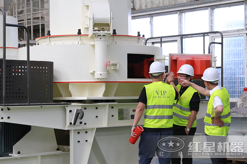 客戶到設(shè)備生產(chǎn)車(chē)間考察