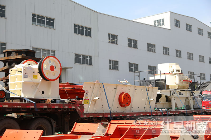 鋼渣破碎設備發貨現場